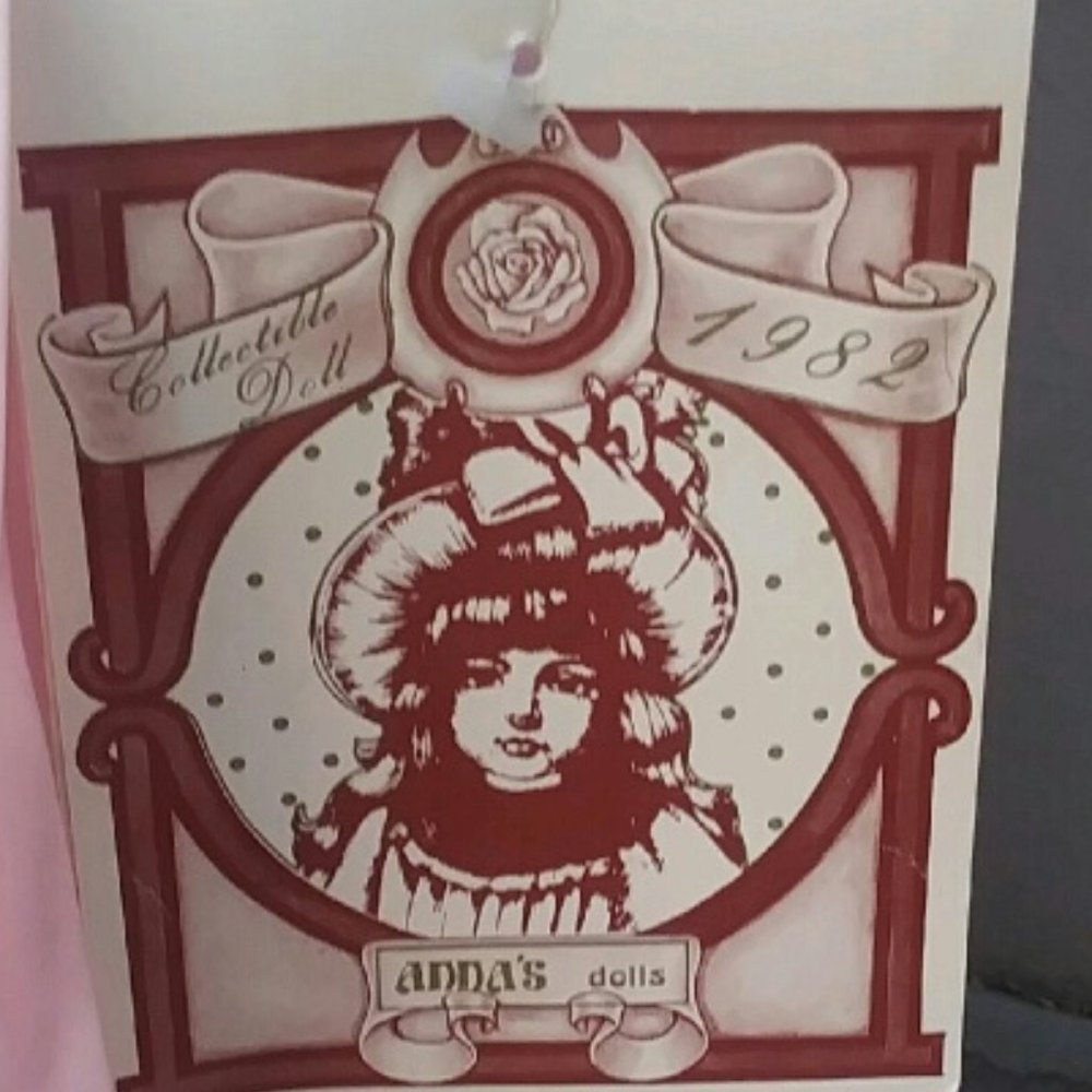 Antique porcelain doll with stand. Still has original tag - Anna's Dolls 1982. - Picture 3 of 4